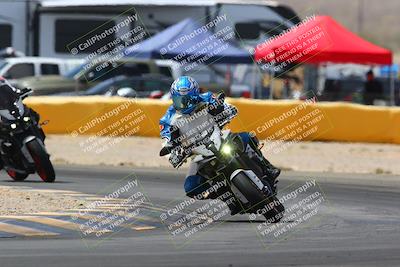 media/Apr-10-2022-SoCal Trackdays (Sun) [[f104b12566]]/Turn 2 (1135am)/